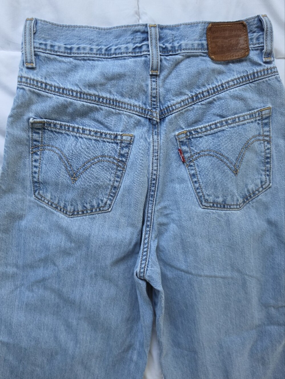 Levi's 80's Balloon Leg Vintage-Style Jeans - Picture 4 of 8